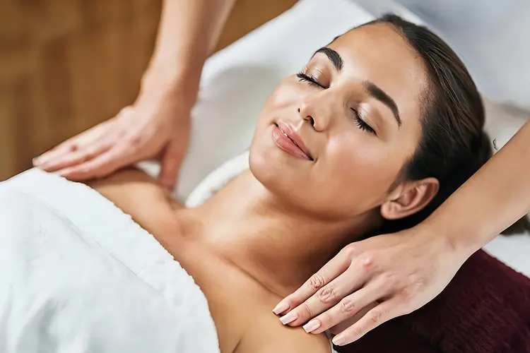 Massage Body: Các Liệu Pháp Toàn Thân Như Massage Thụy Điển